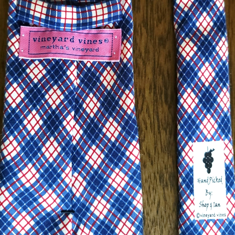 Vineyard Vines Textured Tie
